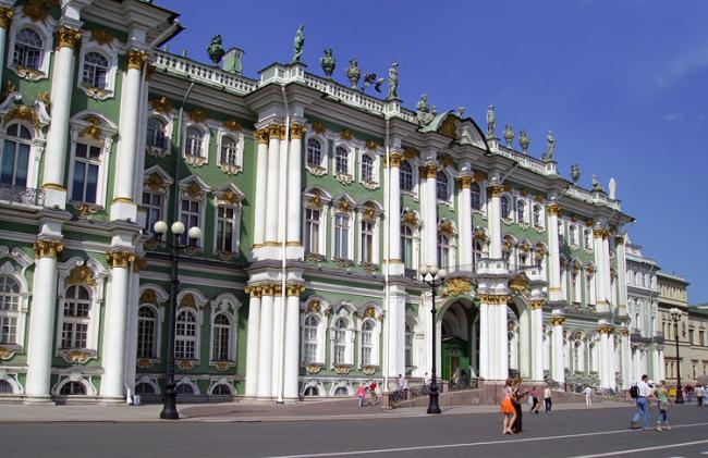 Санкт Петербург: Эрмитаж и  история музея
